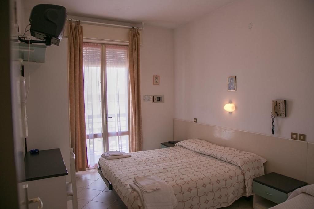 רימיני Hotel Heaven חדר תמונה