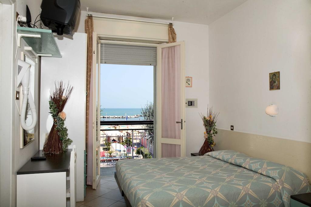 רימיני Hotel Heaven חדר תמונה
